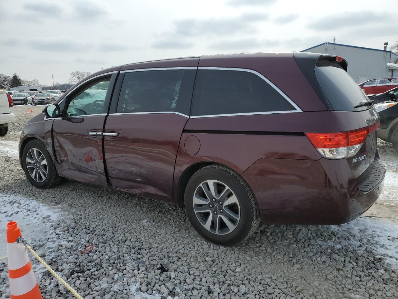 2015 Honda Odyssey - Image 2