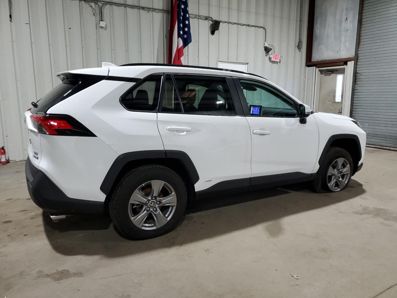 2024 Toyota RAV 4 - Image 3