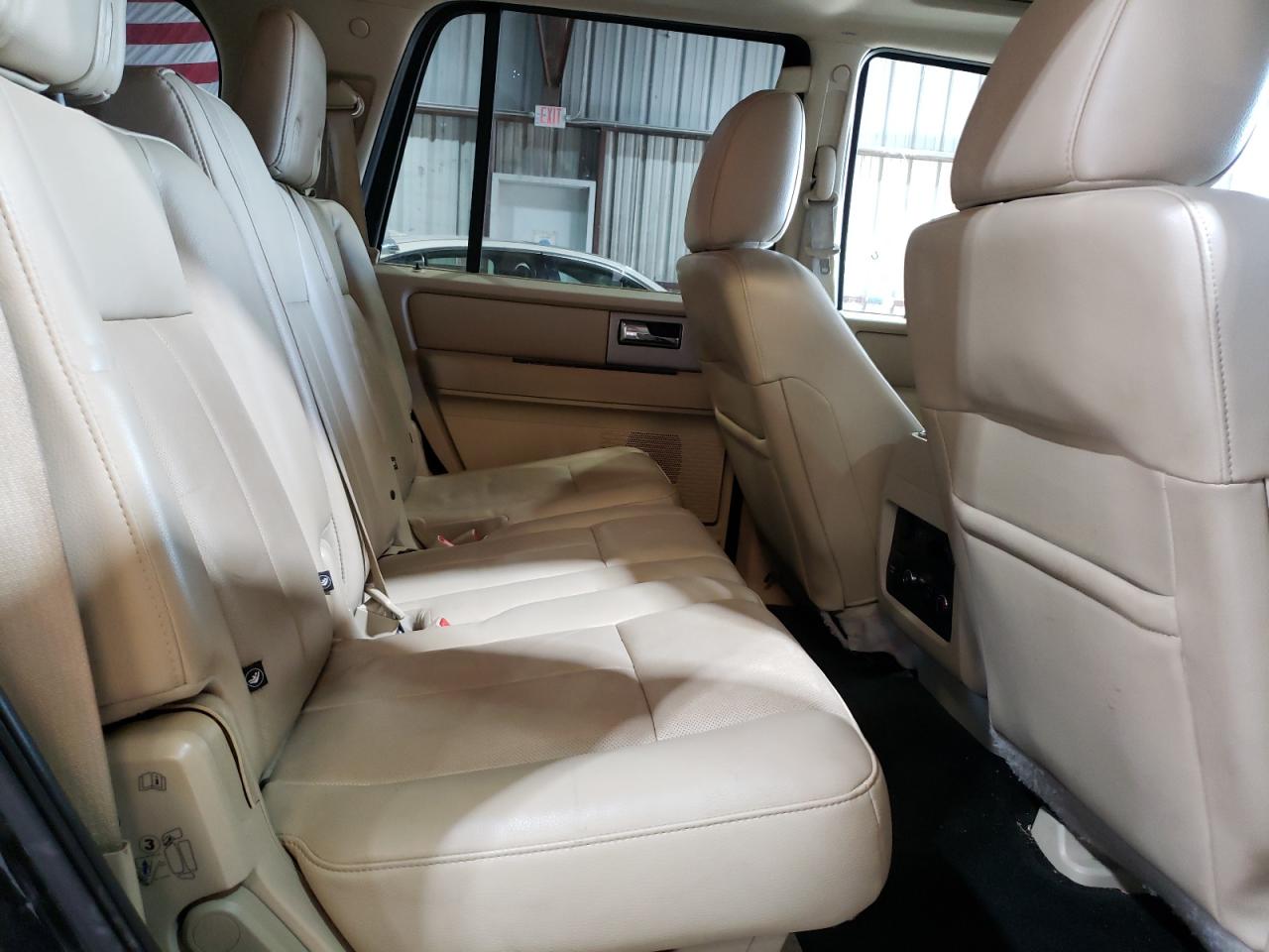 2015 Ford Expedition - Image 11