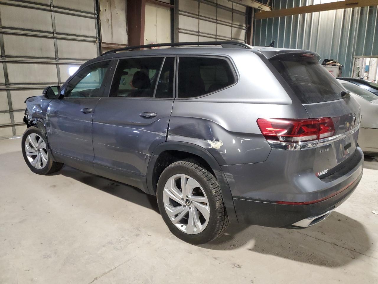 2021 Volkswagen Atlas - Image 2