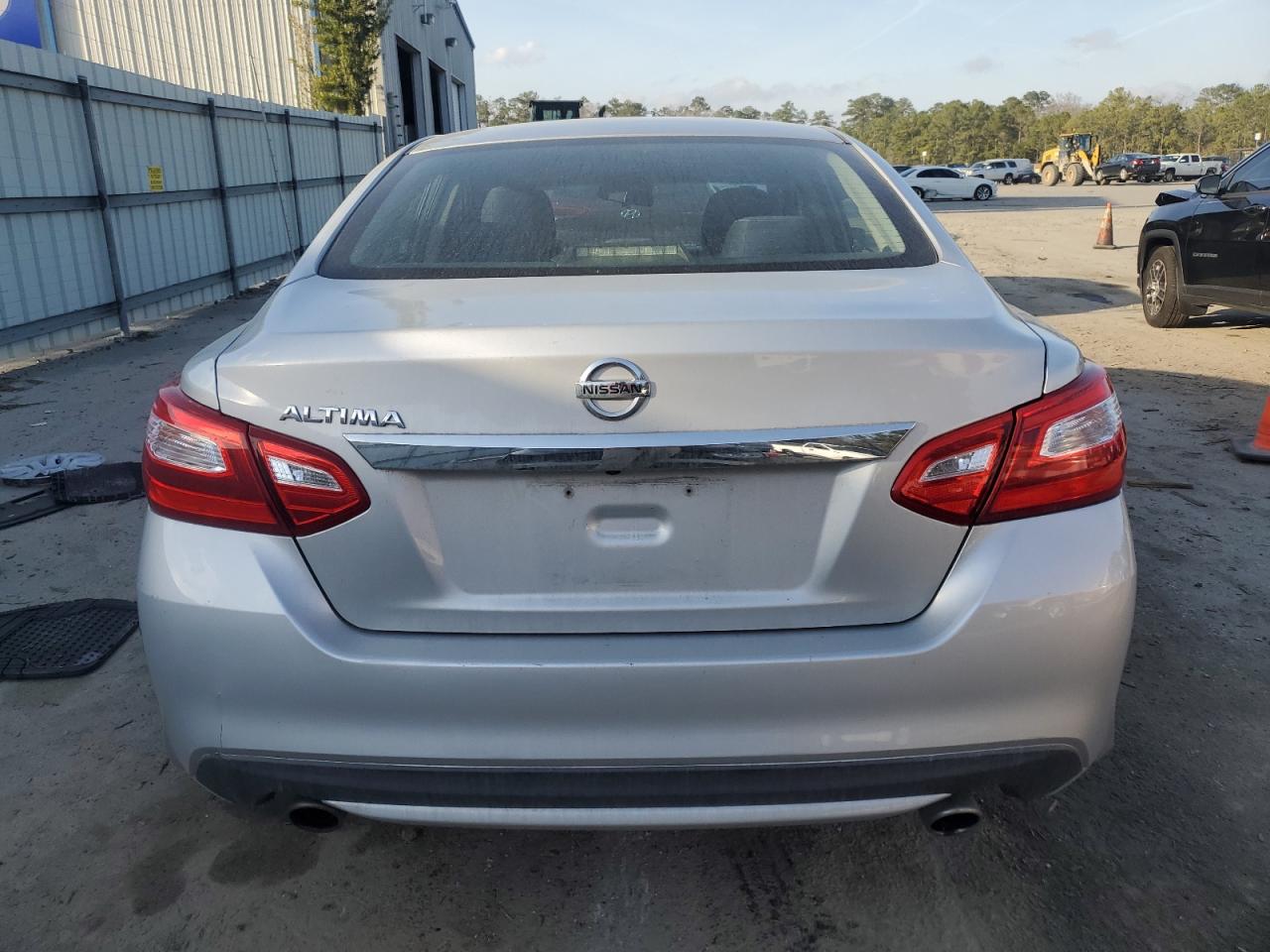 2017 Nissan Altima - Image 6
