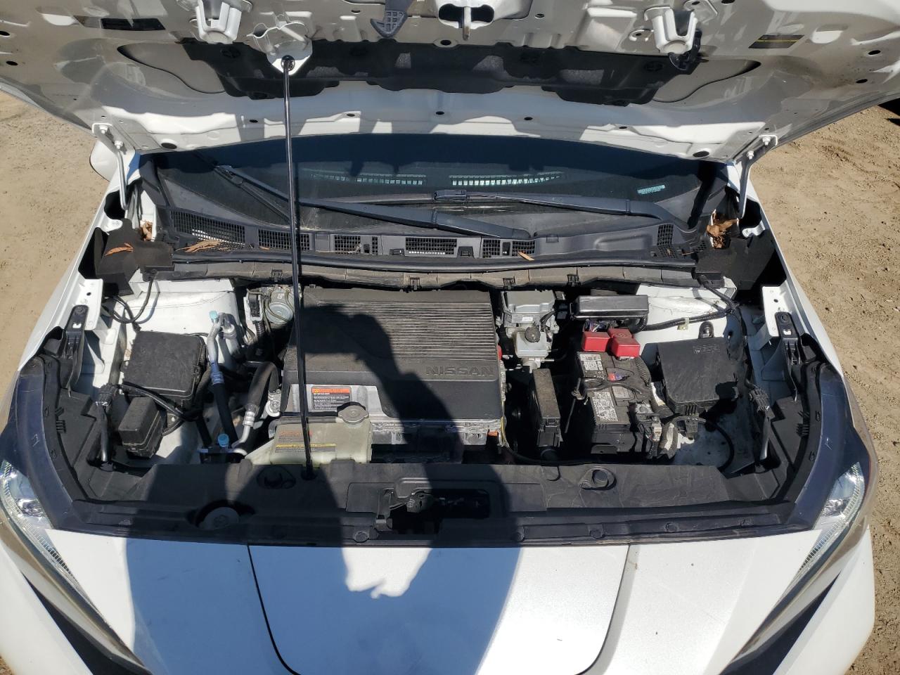 2018 Nissan Leaf - Image 13