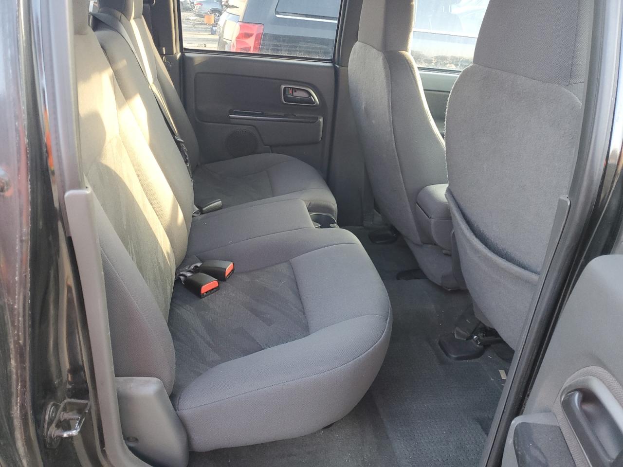 2005 Chevrolet Colorado - Image 10