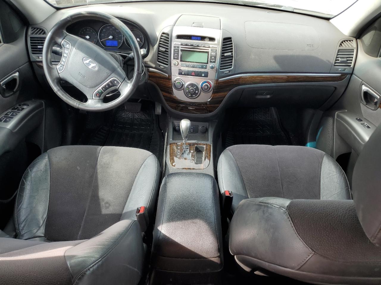 2012 Hyundai Santa Fe - Image 8