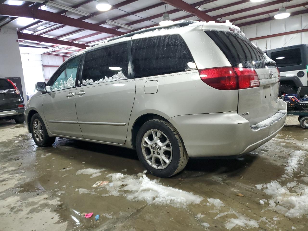 2004 Toyota Sienna - Image 2