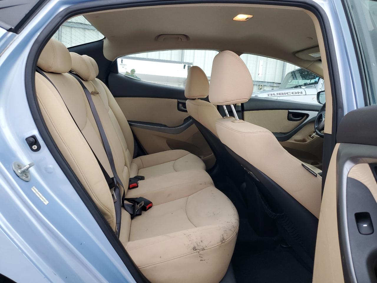 2013 Hyundai Elantra - Image 10