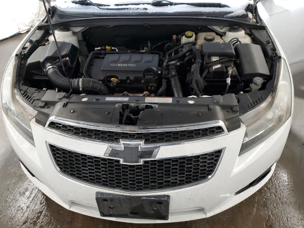 2012 Chevrolet Cruze - Image 11