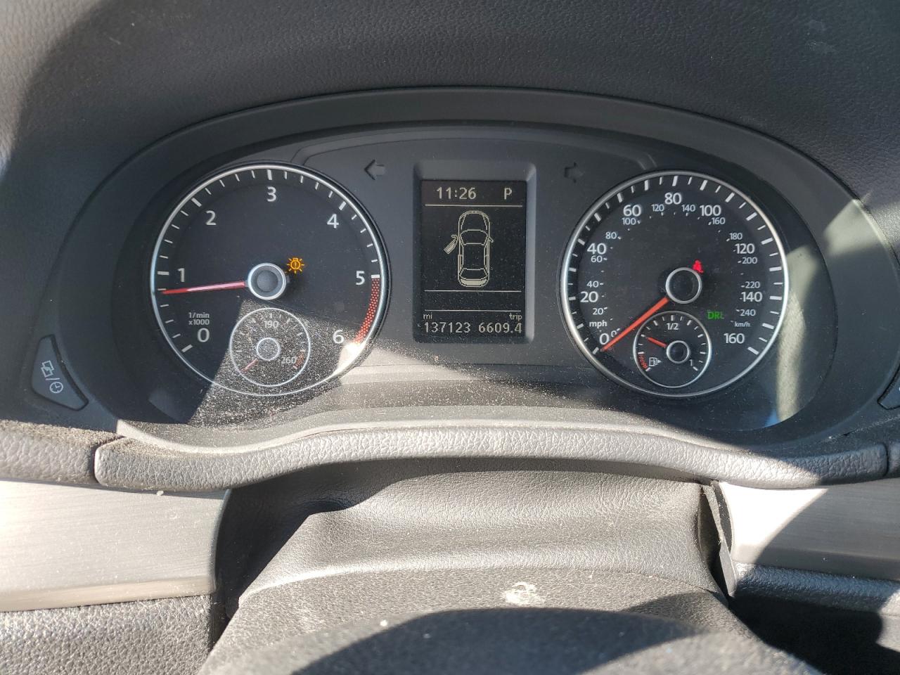 2015 Volkswagen Passat - Image 9
