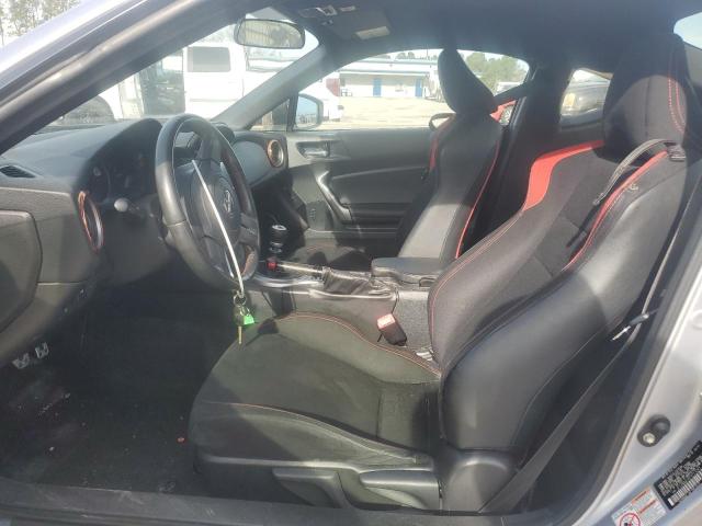  TOYOTA SCION 2015 Сріблястий