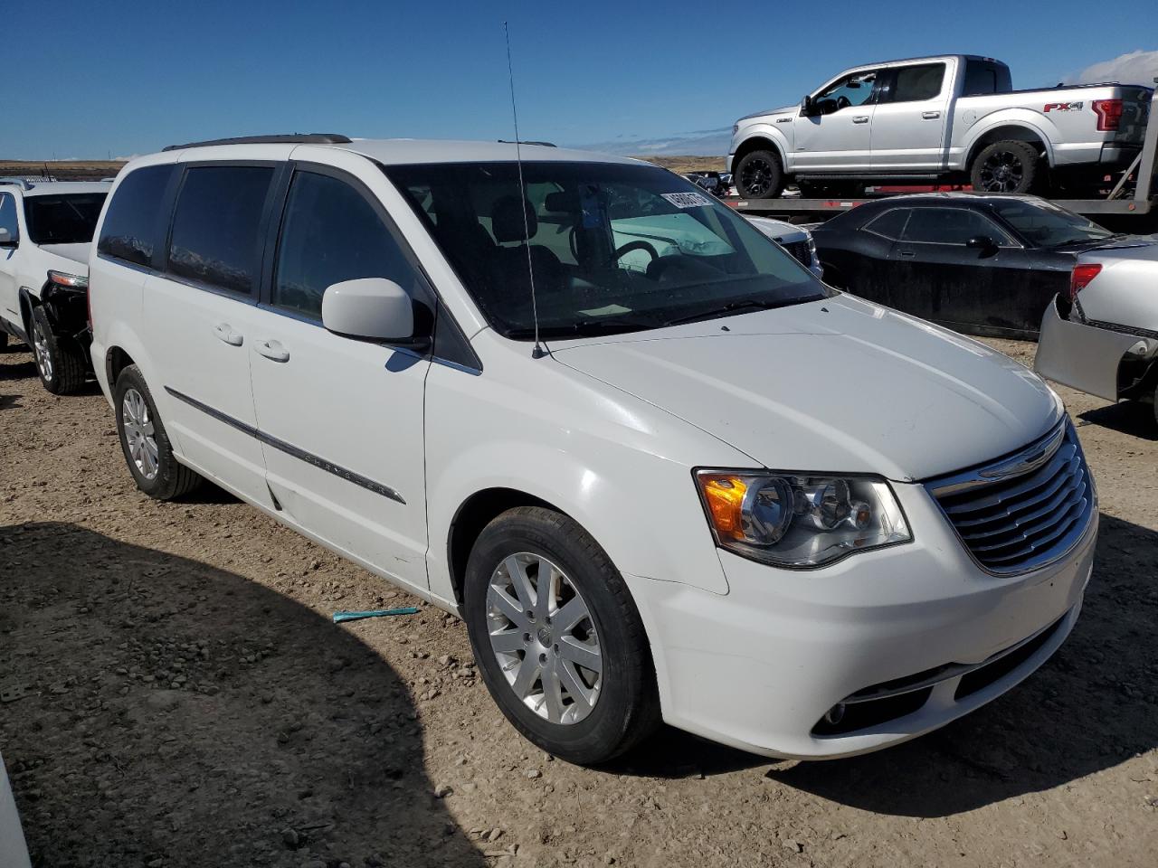 2016 Chrysler Town & Country - Image 4