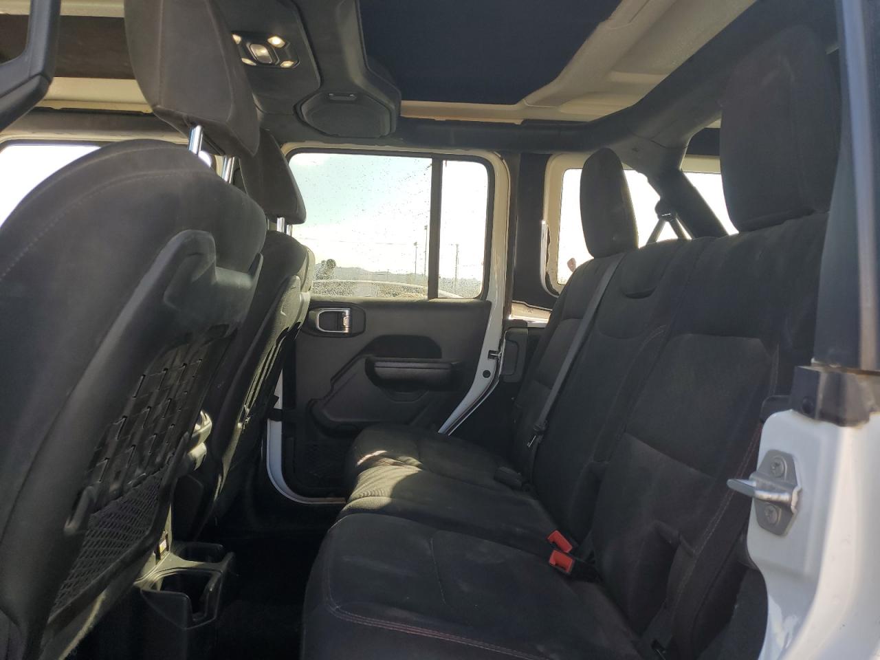 2021 Jeep Wrangler - Image 11