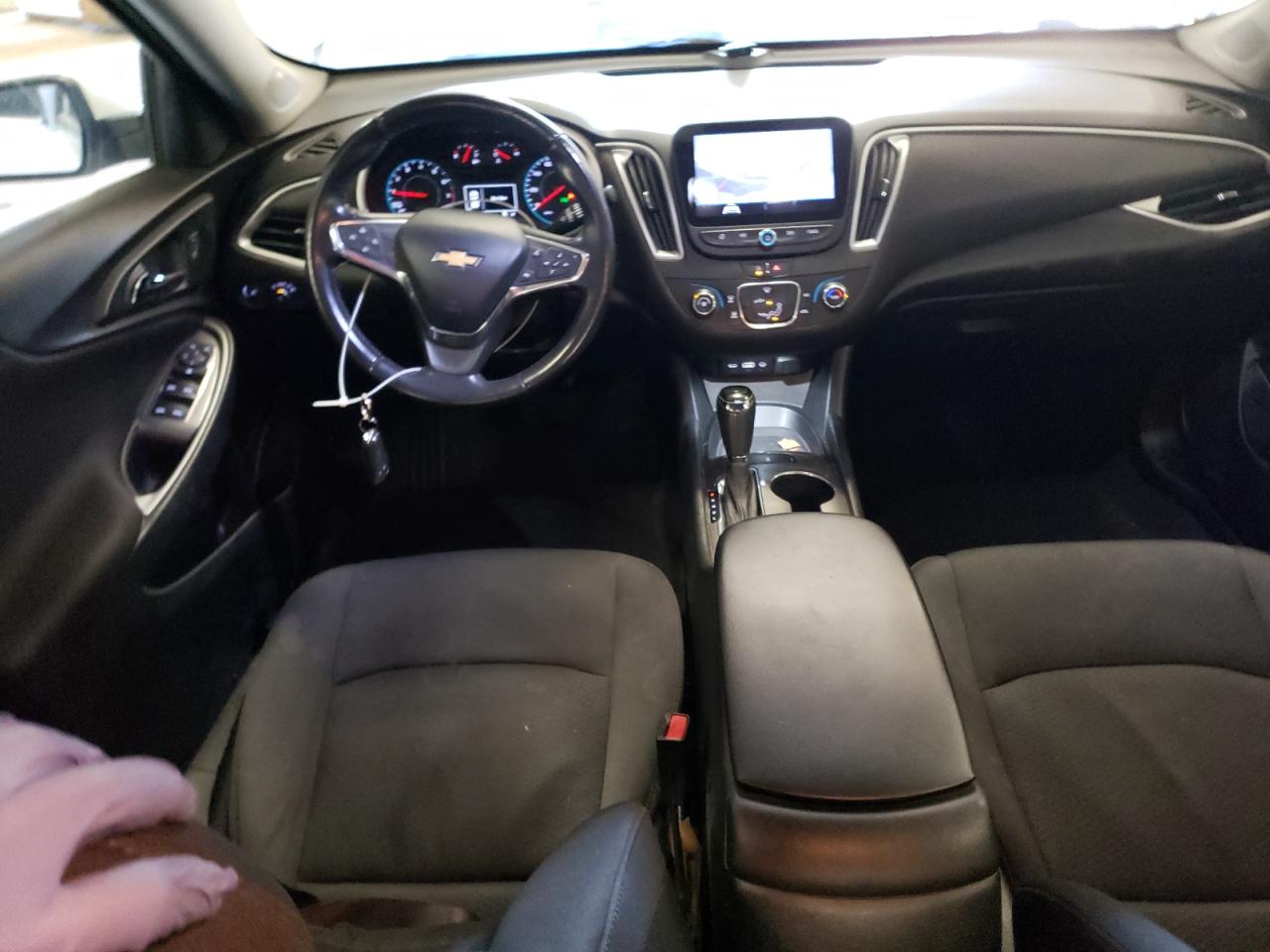 2020 Chevrolet Malibu - Image 8