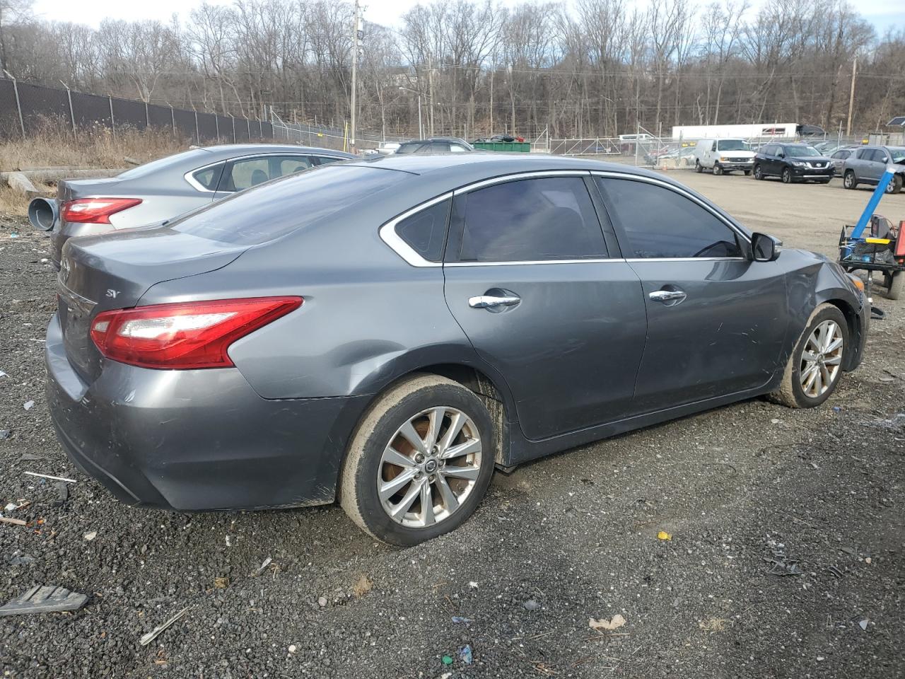 2016 Nissan Altima - Image 3