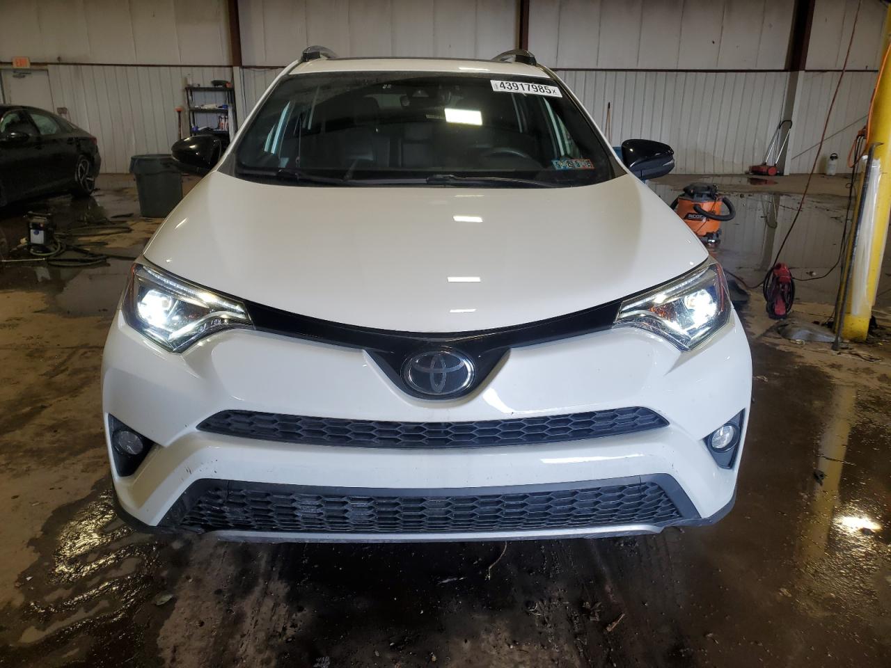 2018 Toyota RAV 4 - Image 5