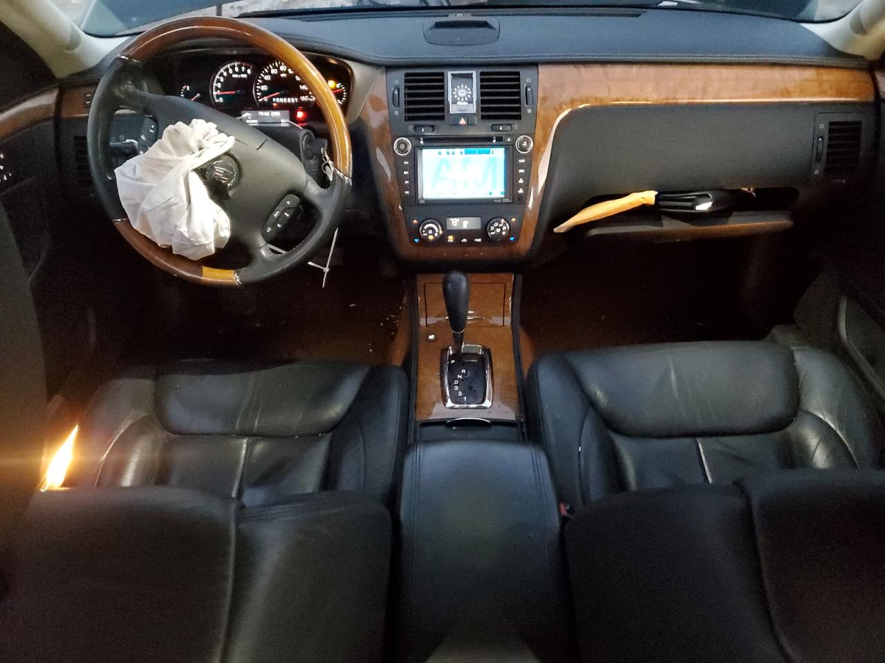 2011 Cadillac DTS - Image 8