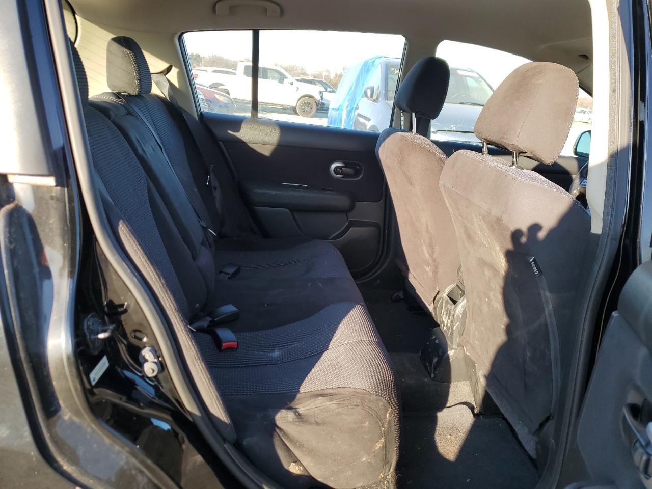 2012 Nissan Versa - Image 11