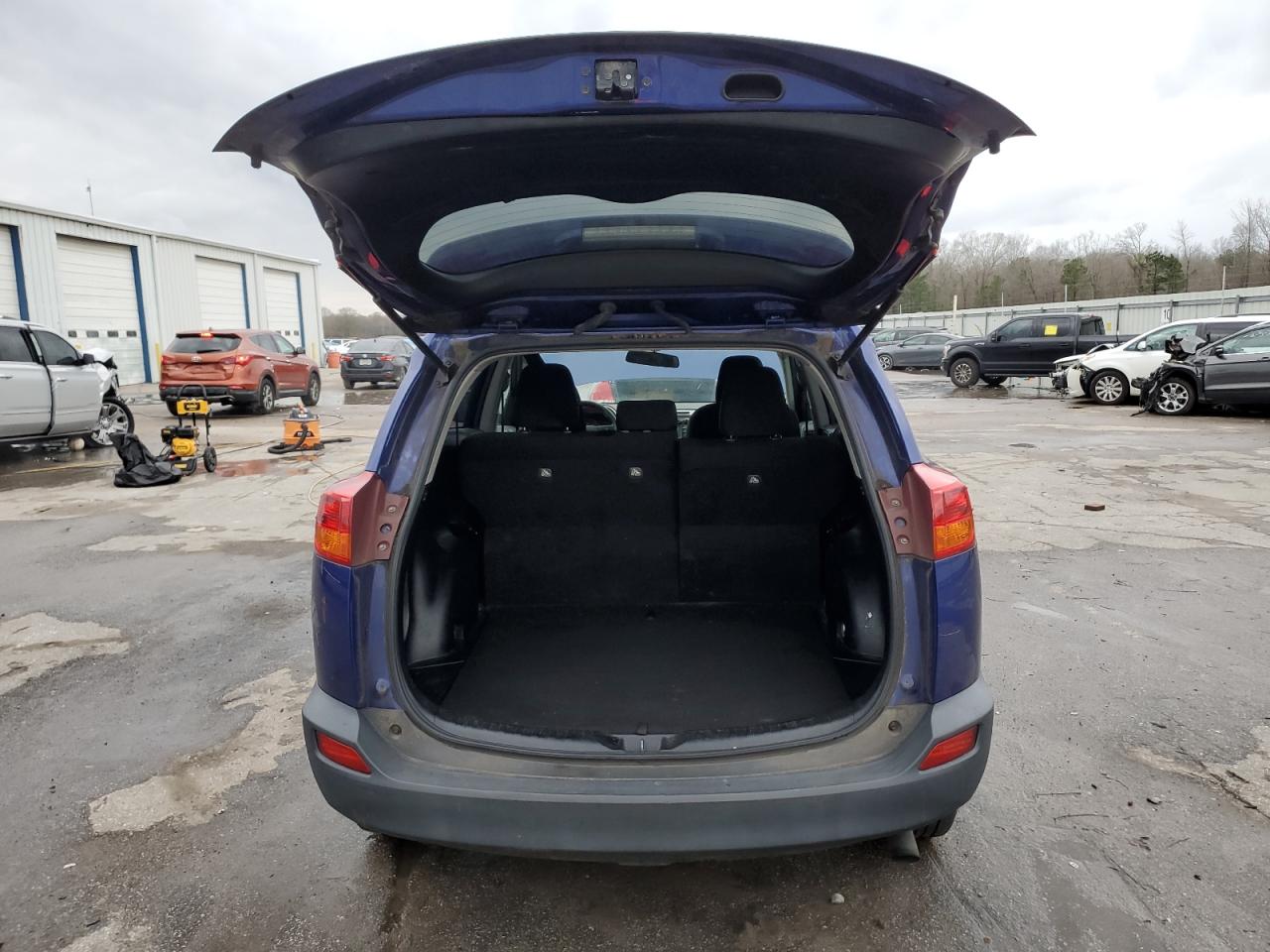 2015 Toyota RAV 4 - Image 6