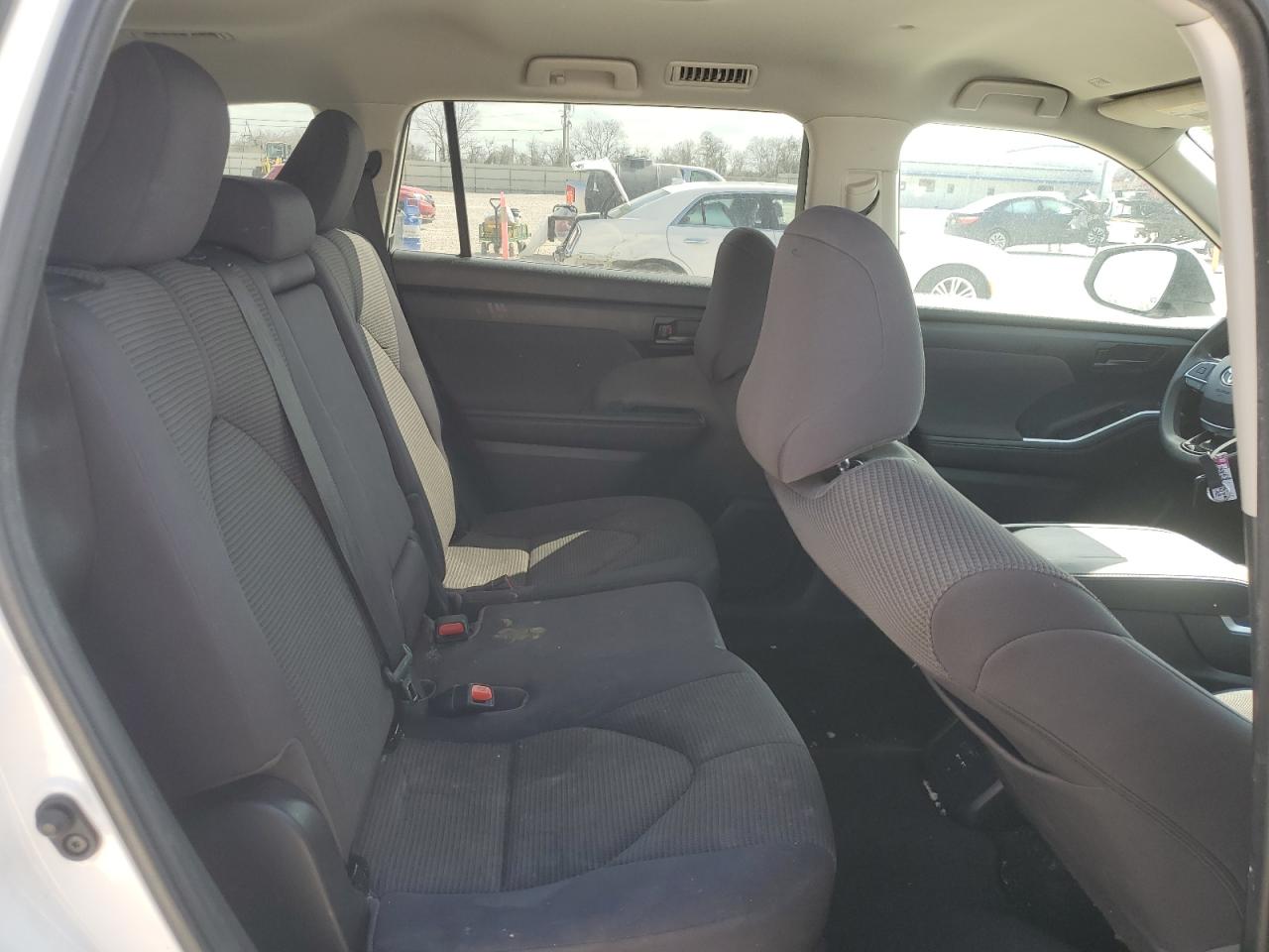 2020 Toyota Highlander - Image 11