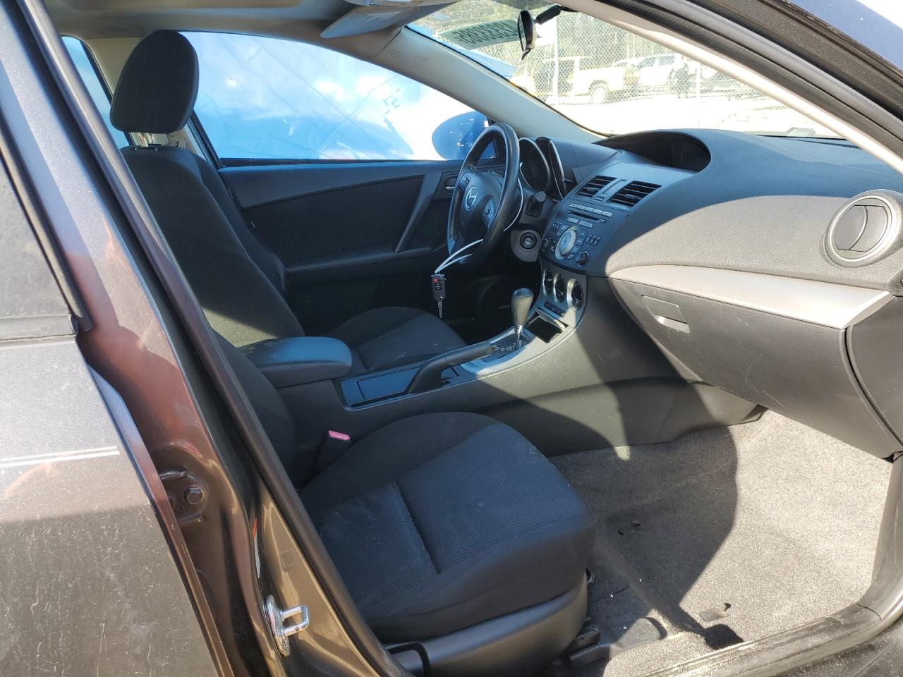 2011 Mazda 3 - Image 7