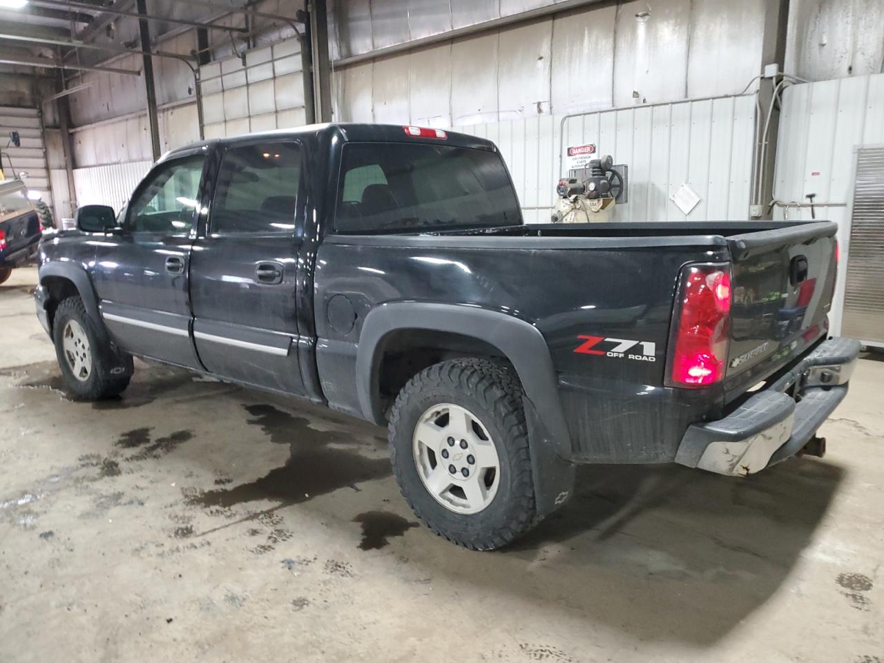 2006 Chevrolet Silverado - Image 2