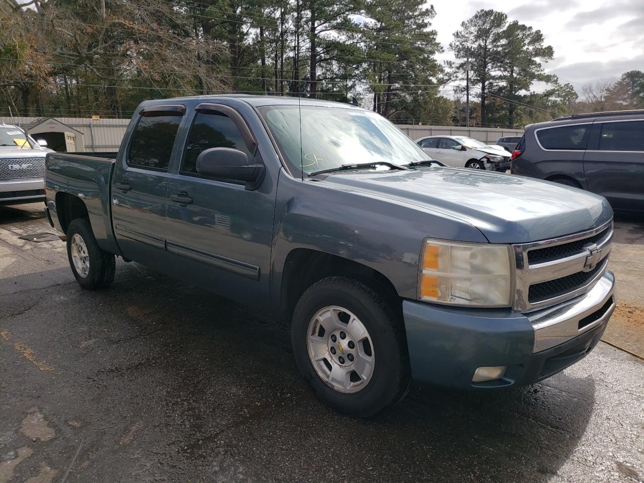 2011 Chevrolet Silverado - Image 4
