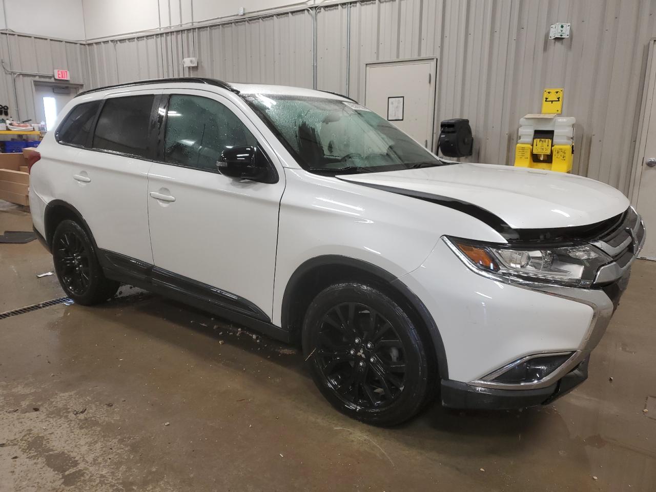 2018 Mitsubishi Outlander - Image 4