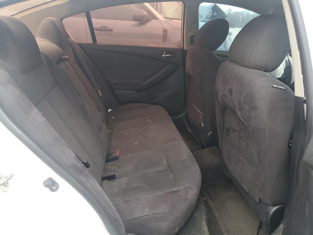 2012 Nissan Altima - Image 10
