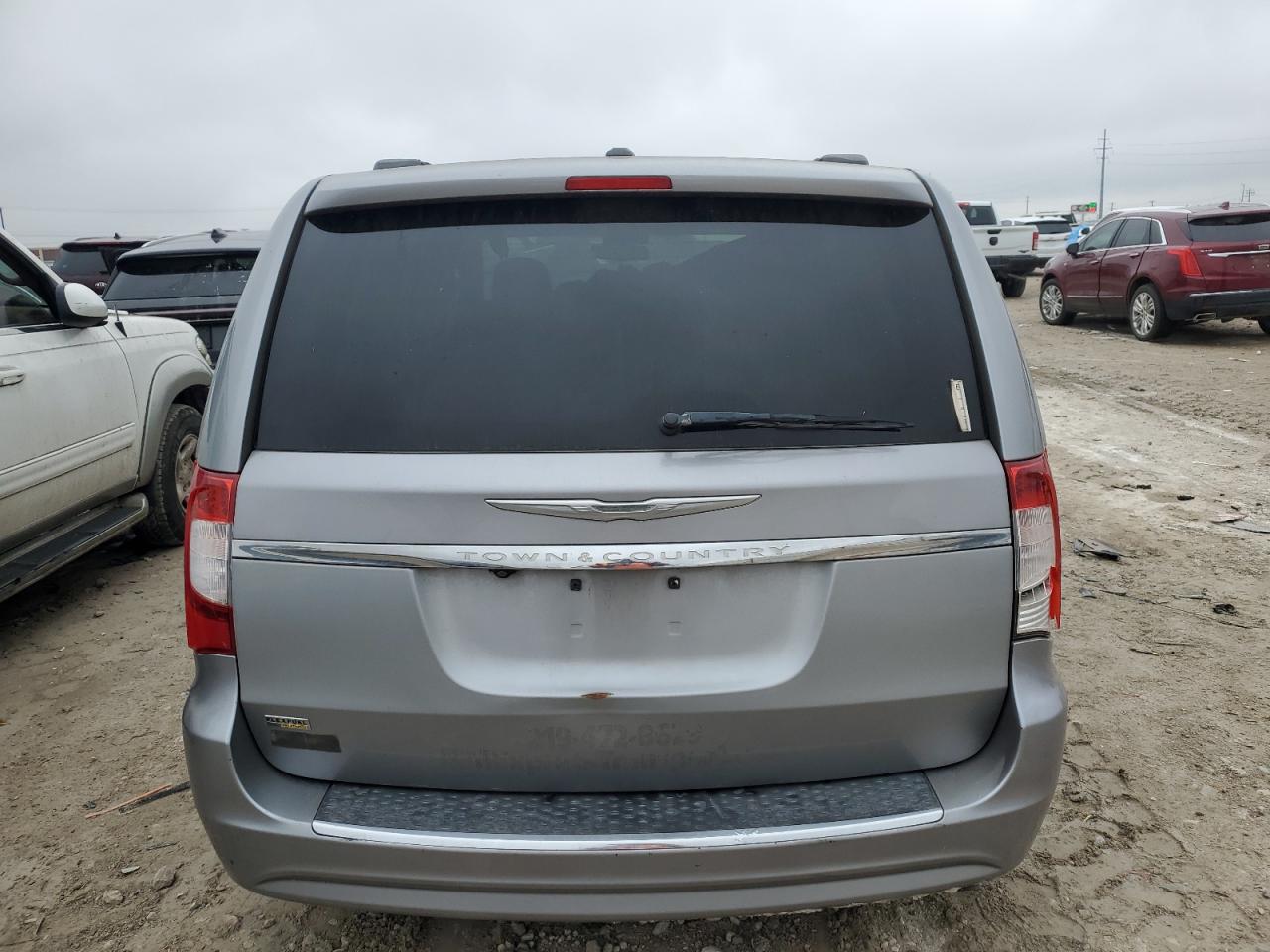 2013 Chrysler Town & Country - Image 7