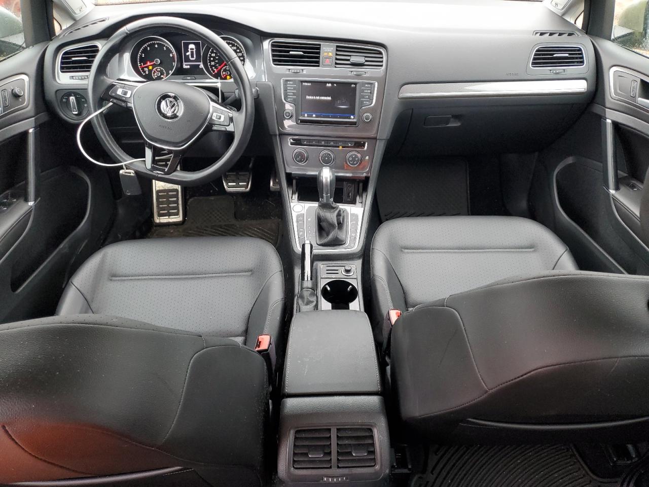 2017 Volkswagen Golf - Image 8