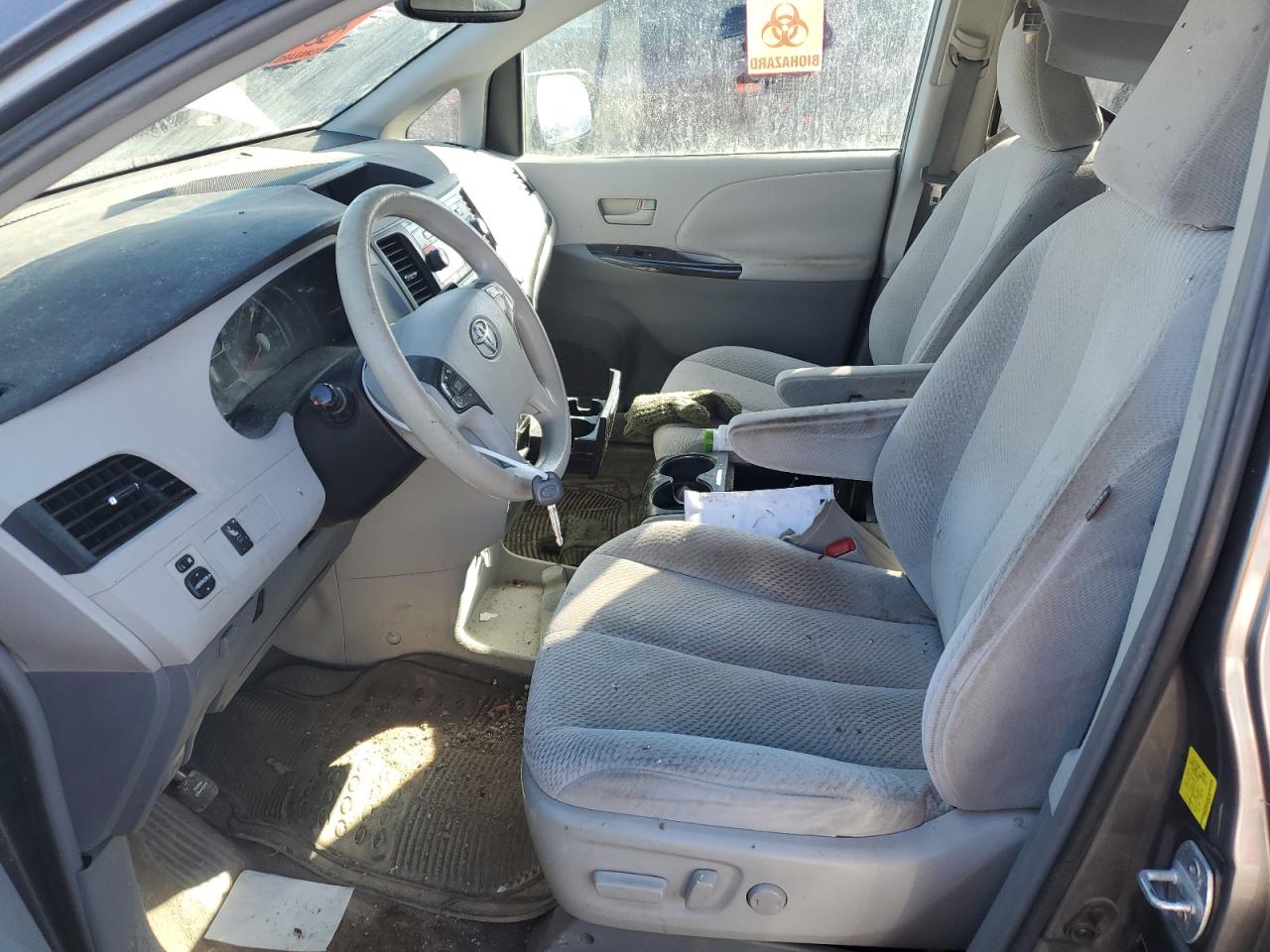 2011 Toyota Sienna - Image 7
