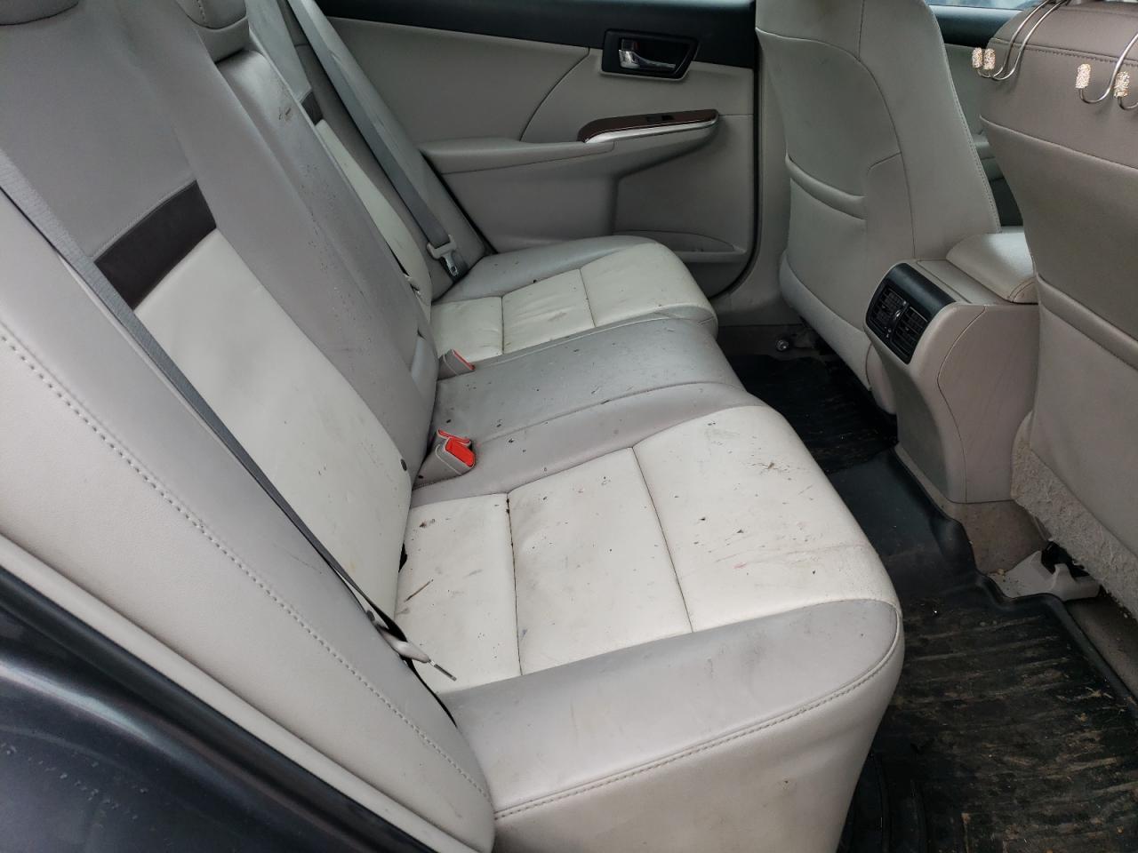 2012 Toyota Camry - Image 10