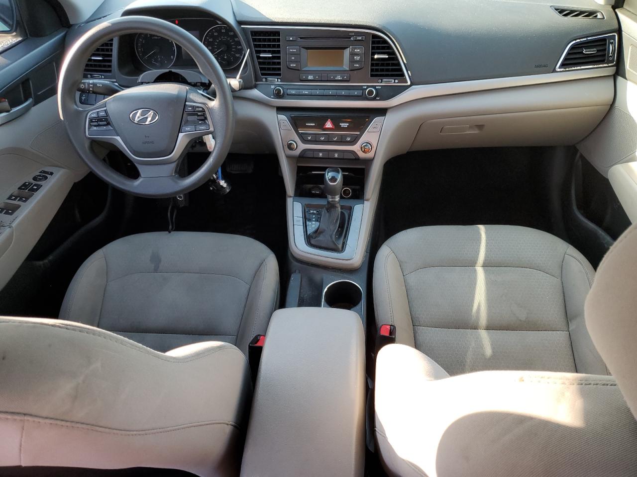 2017 Hyundai Elantra - Image 8