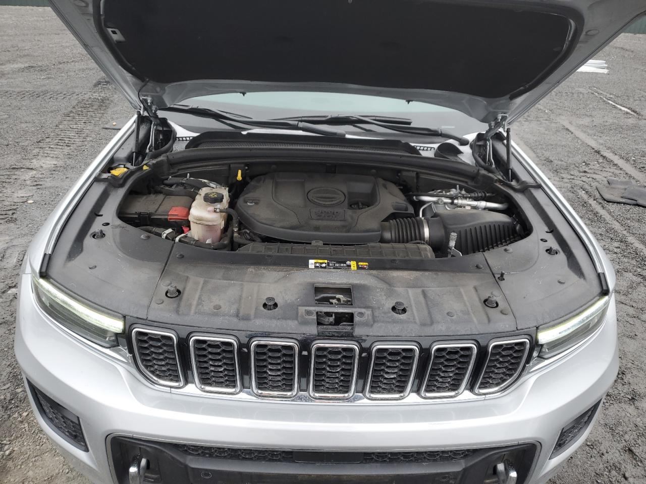 2021 Jeep Grand Cherokee - Image 13