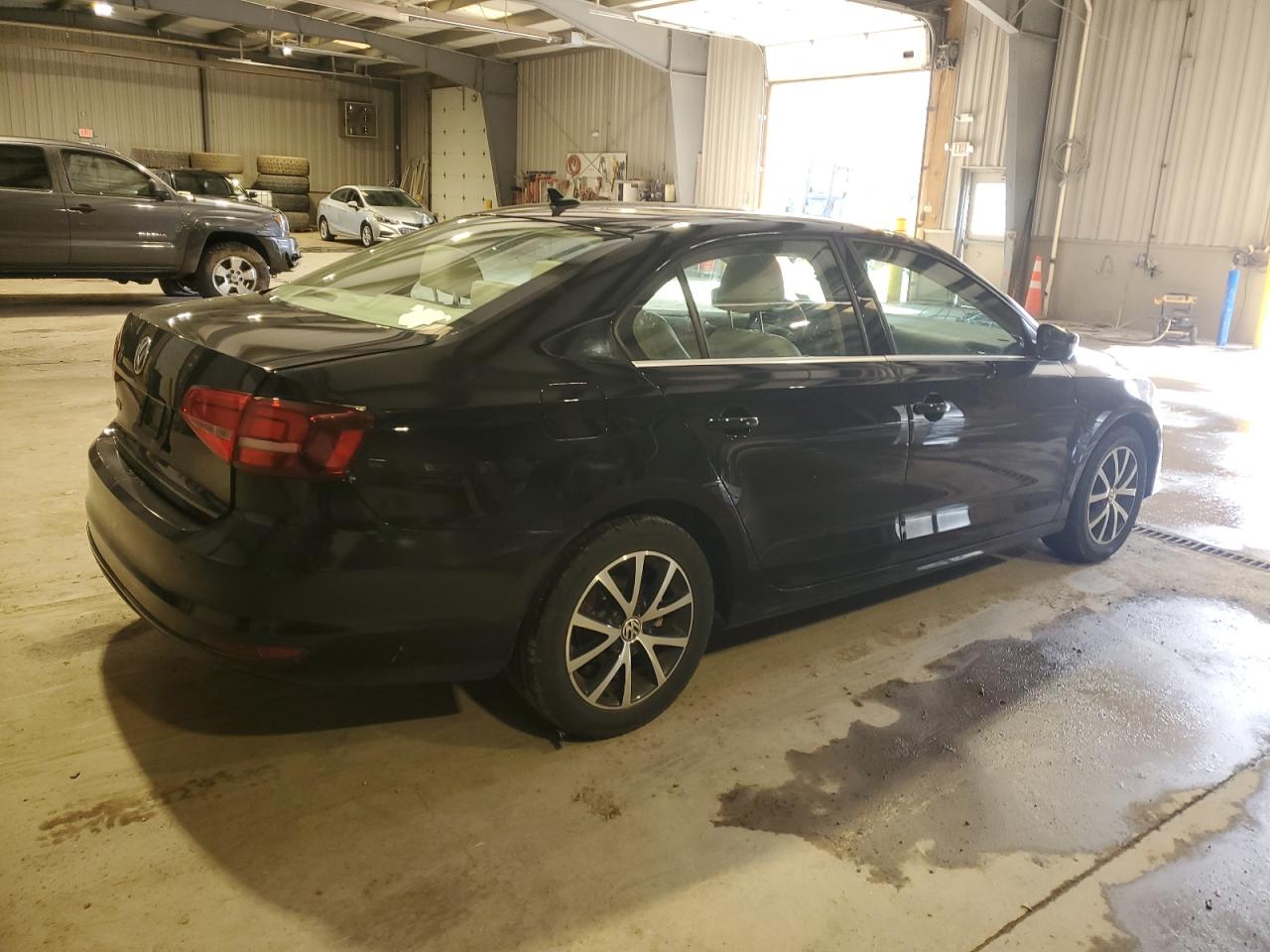 2017 Volkswagen Jetta - Image 3