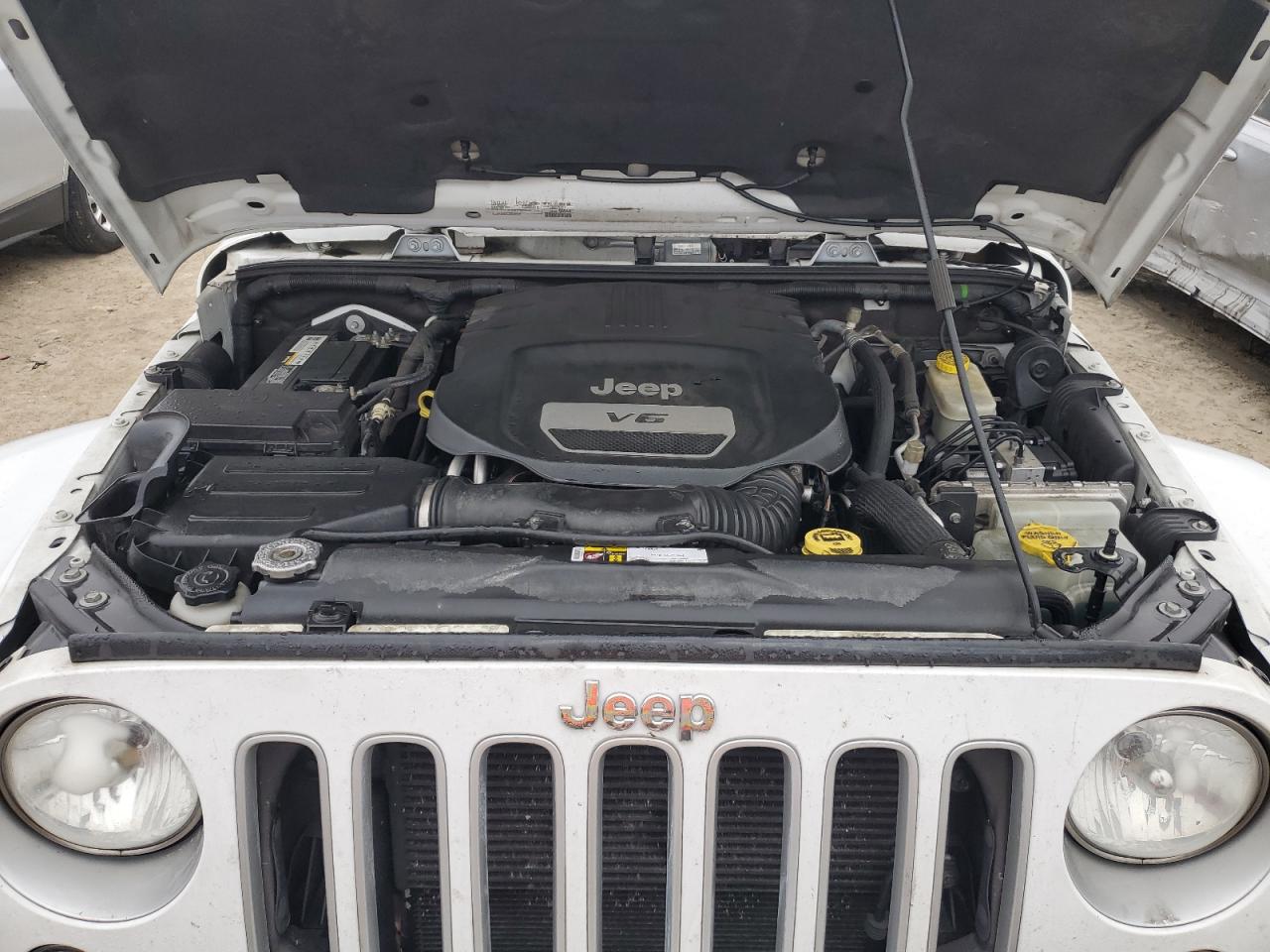 2016 Jeep Wrangler - Image 12