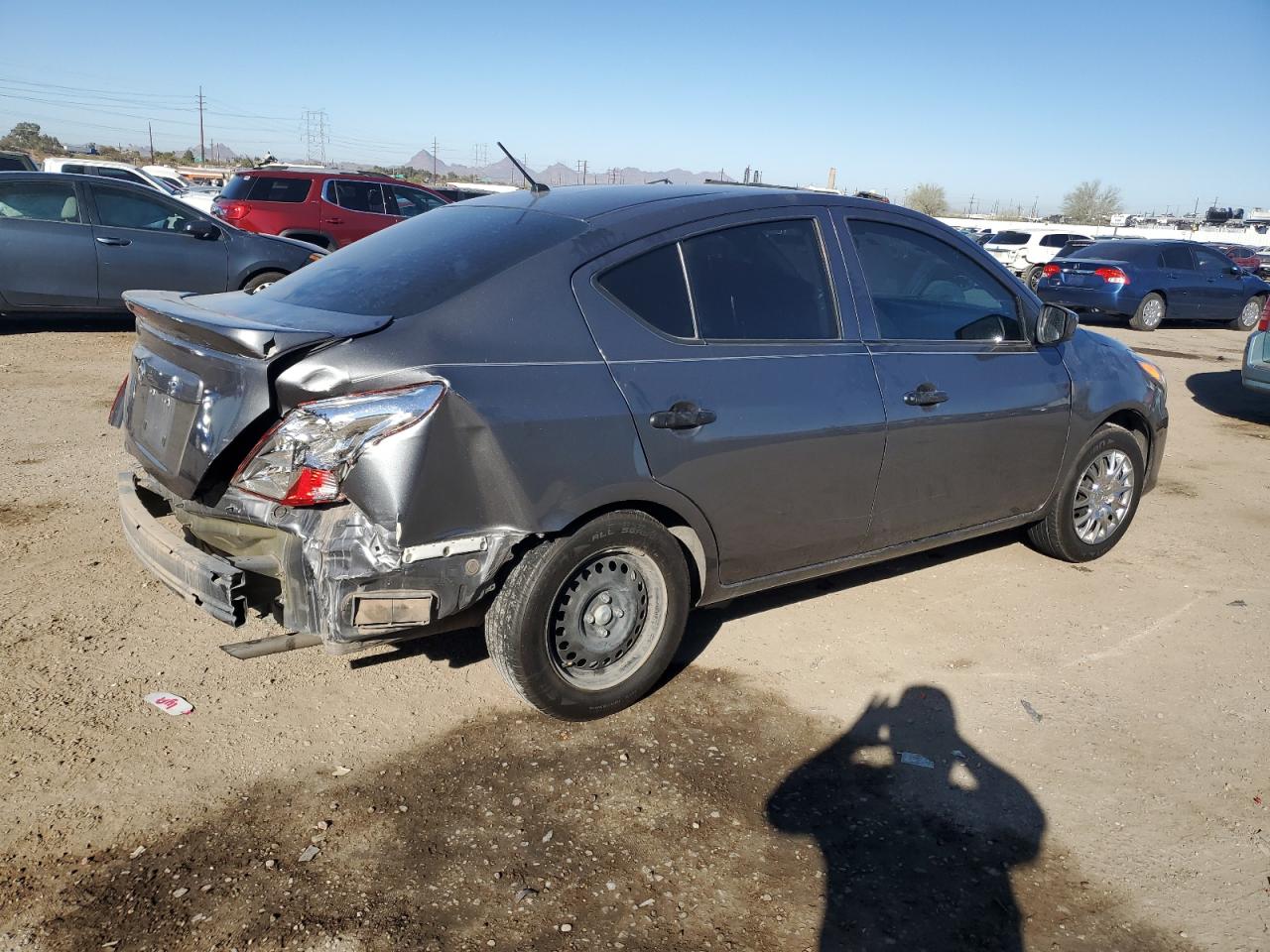 2019 Nissan Versa - Image 3