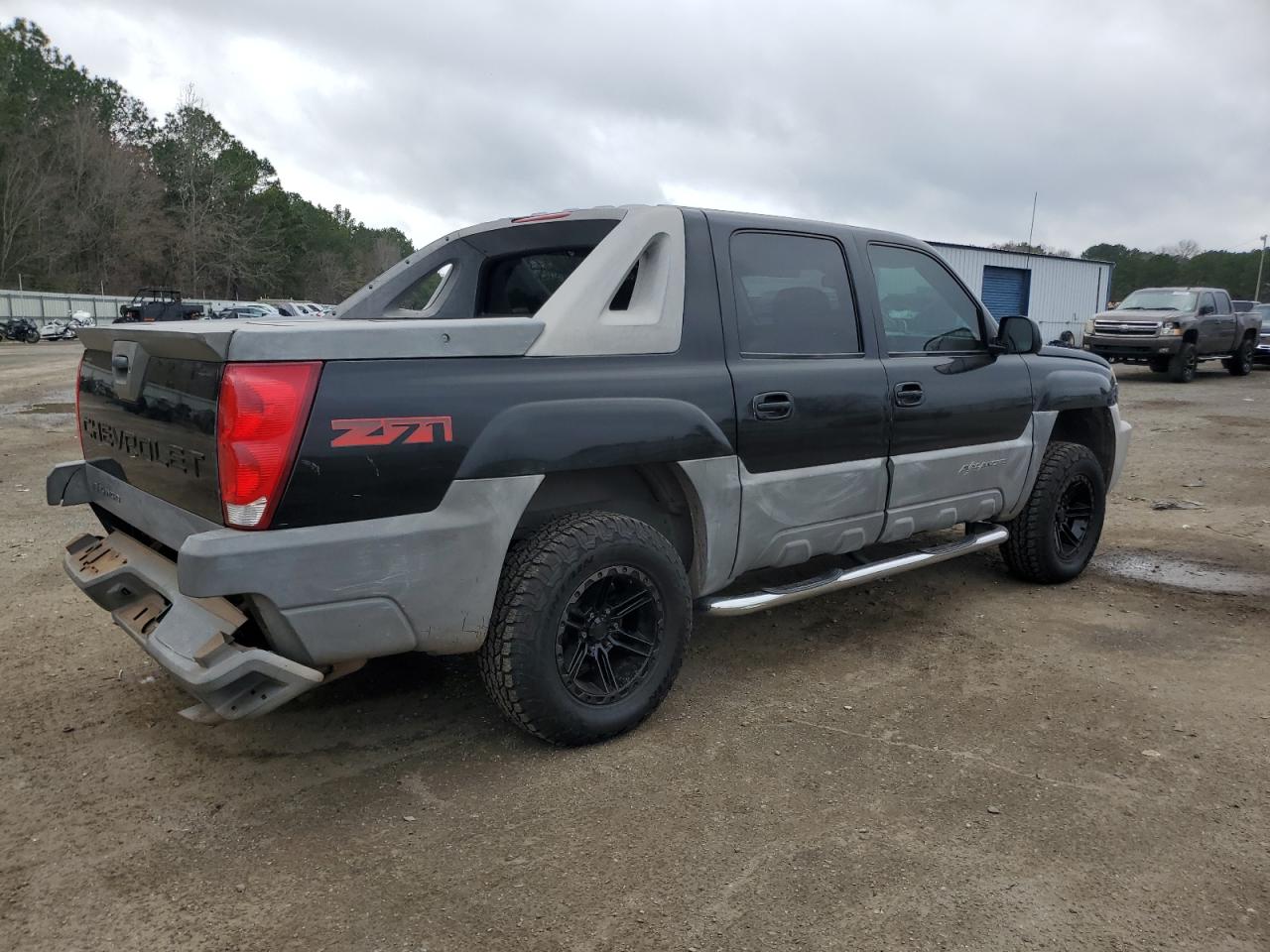 2002 Chevrolet Avalanche - Image 3