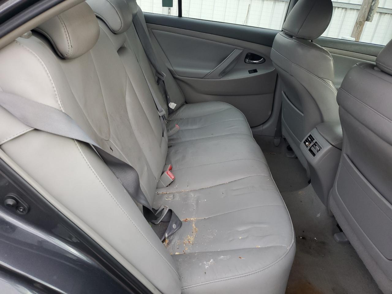 2009 Toyota Camry - Image 10