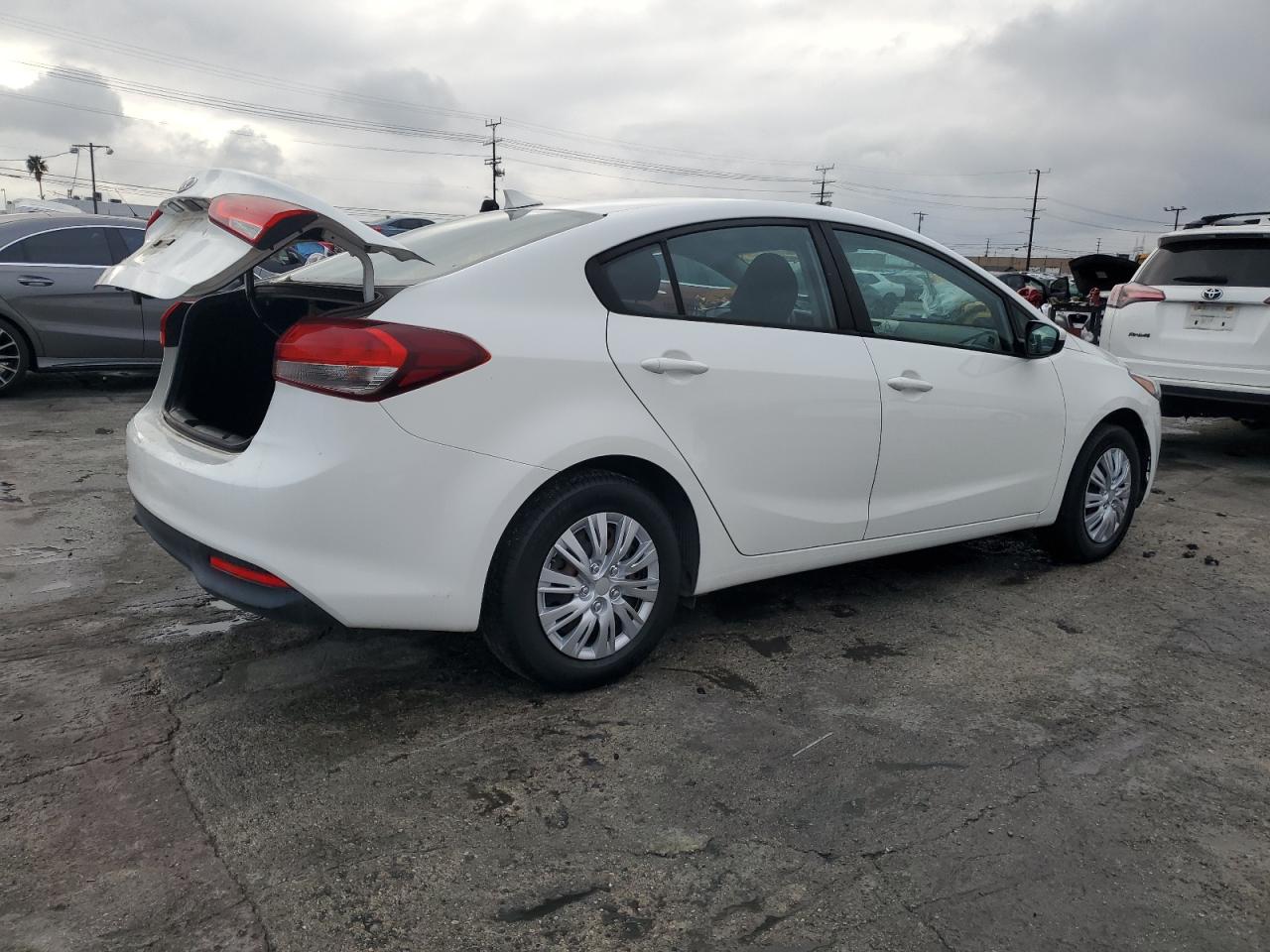 2018 Kia Forte - Image 3