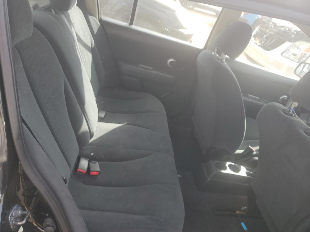 2012 Nissan Versa - Image 11