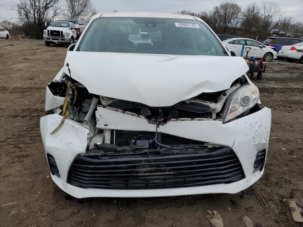 2018 Toyota Sienna - Image 5