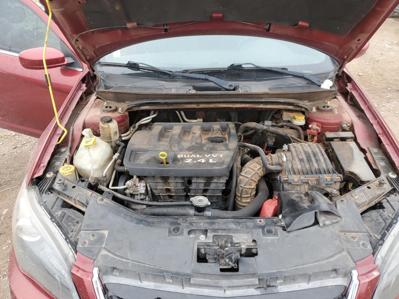 2013 Chrysler 200 - Image 11