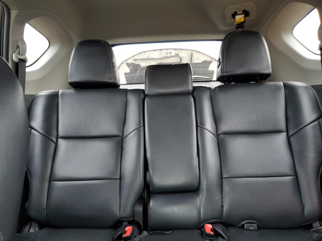 2015 Toyota RAV 4 - Image 10