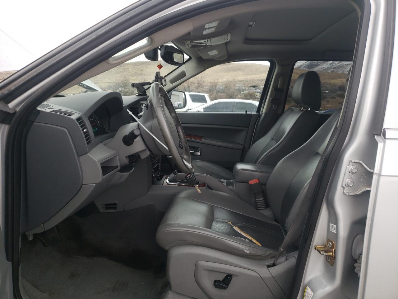 2007 Jeep Grand Cherokee - Image 7