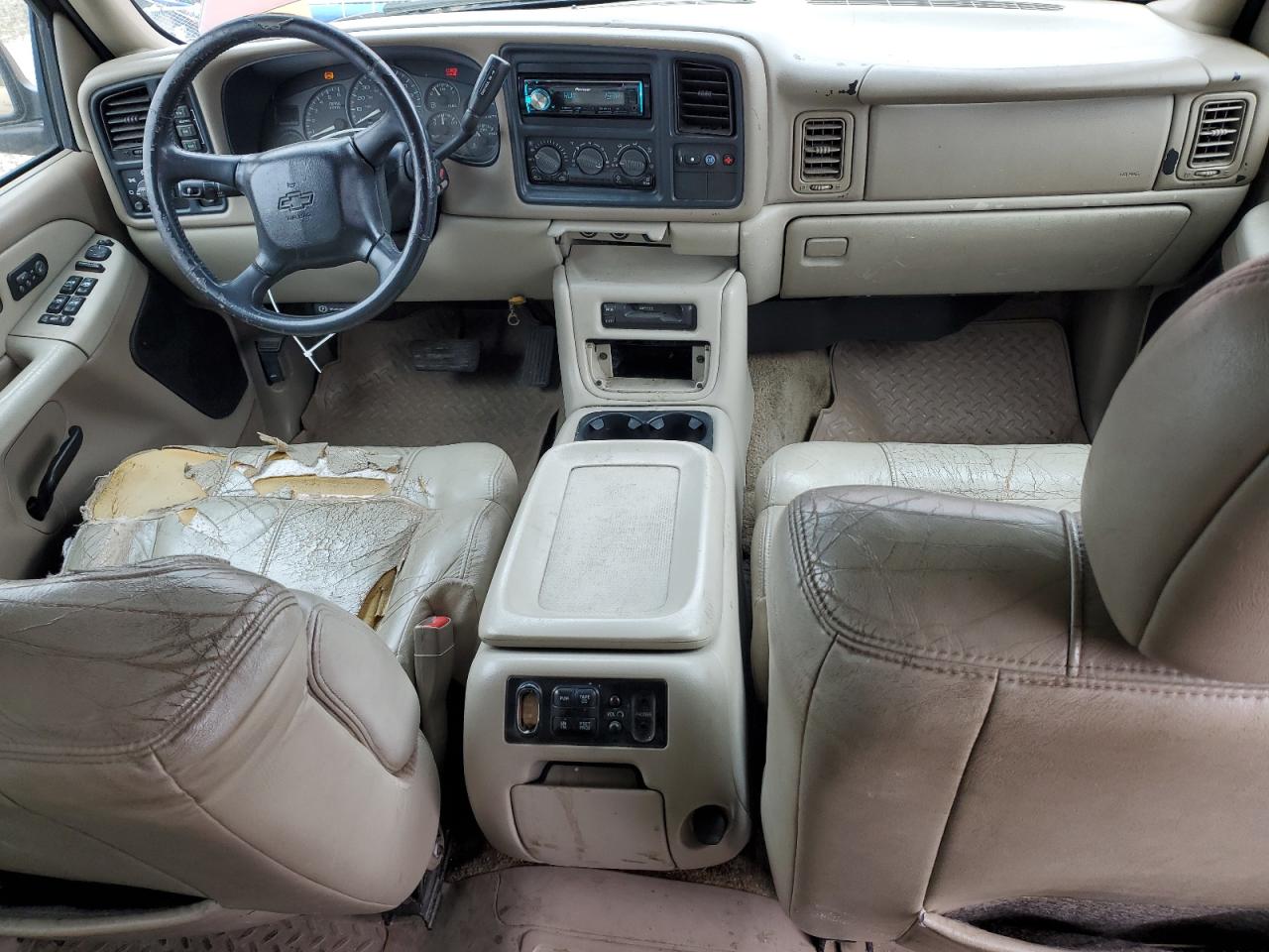 2001 Chevrolet Suburban - Image 8