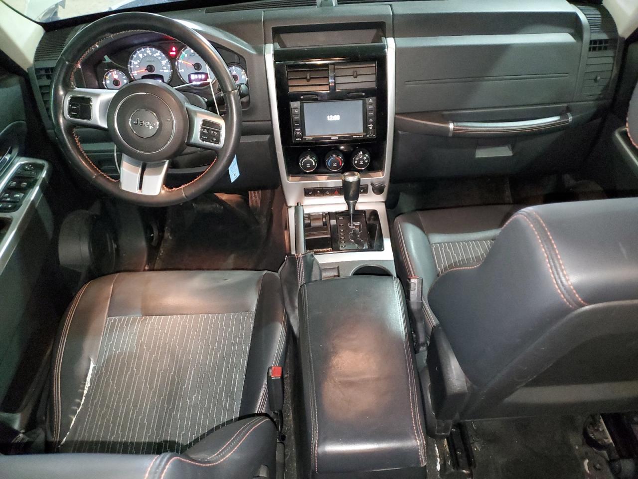2012 Jeep Liberty (North America) - Image 8