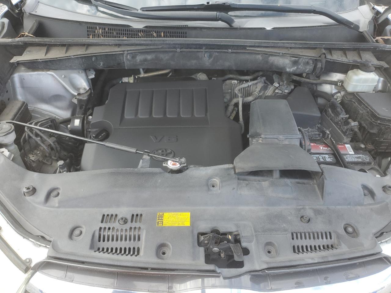 2014 Toyota Highlander - Image 14