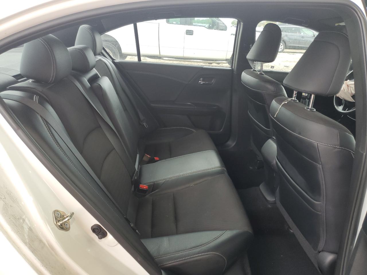 2017 Honda Accord - Image 11