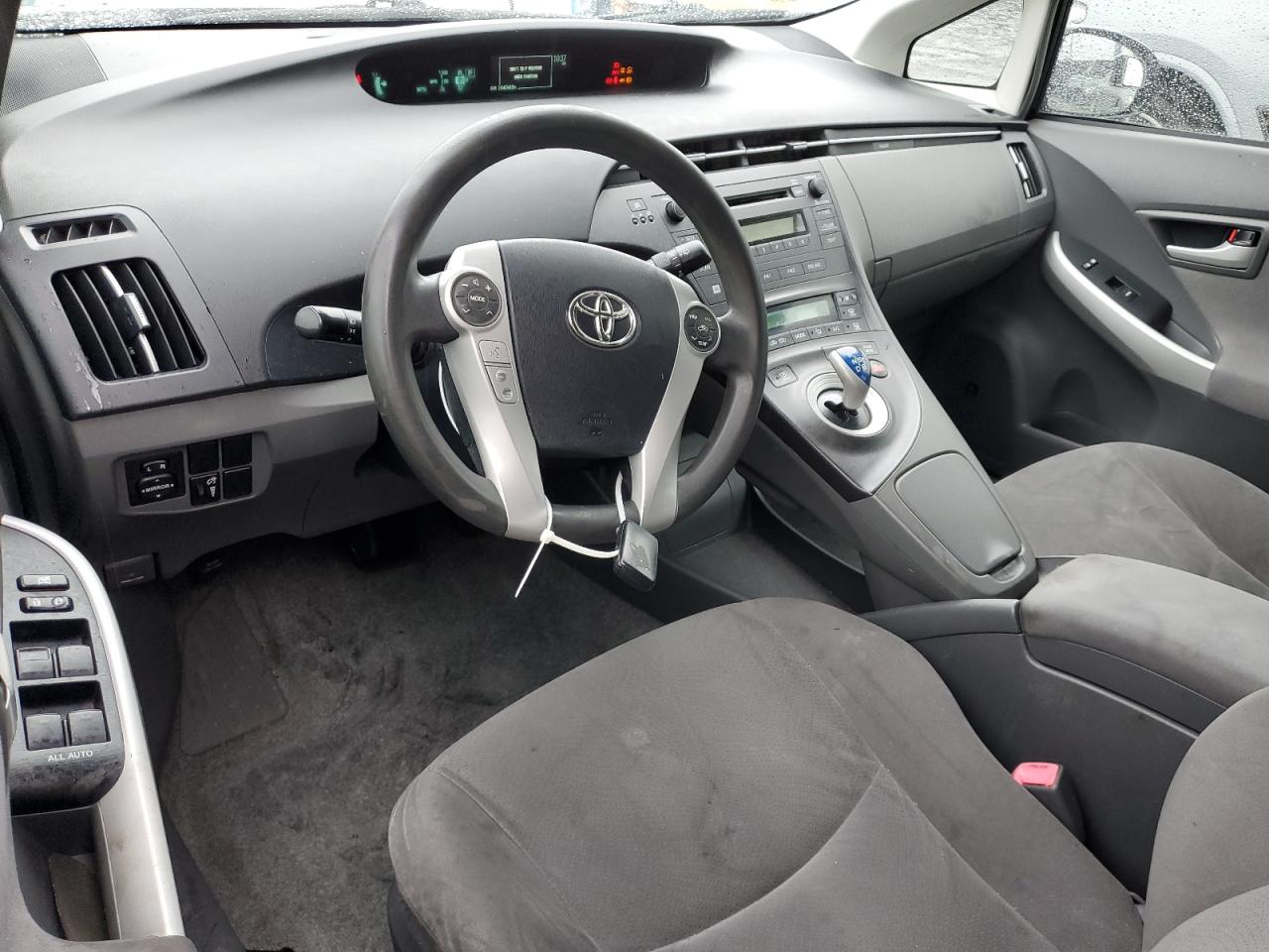 2010 Toyota Prius - Image 8