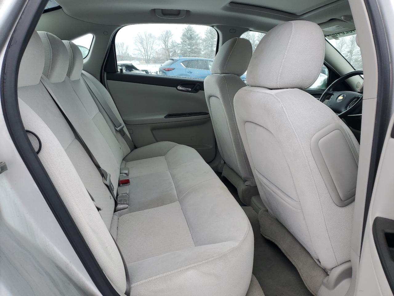 2010 Chevrolet Impala - Image 10